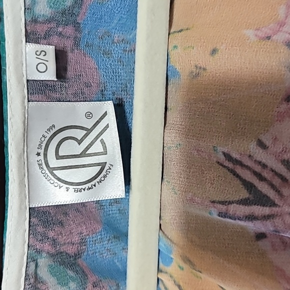 Embellished Beach Cover-up ⛱️ or Shawl - Picture 6 of 6